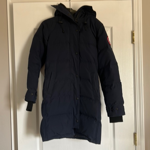 Women’s “Shelburne” Canada Goose Parka - Picture 2 of 4